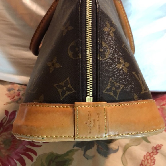 LOUIS VUITTON Alma MM Messenger Top Handle Bag Logo $1810 Authentic Receipt - Picture 12 of 16